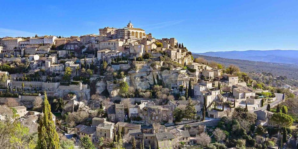 Excursion privée à Gordes depuis Marseille, vue panoramique du village perché dans le Luberon